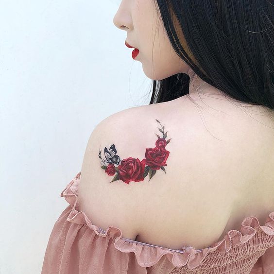 tatuaje media corona de flores